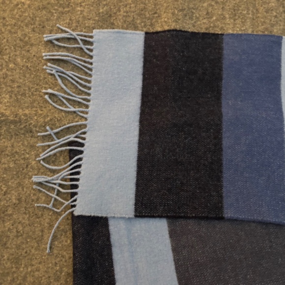 EXPRESS Merino Wool & Cashmere Blue Striped Scarf - Picture 2 of 7